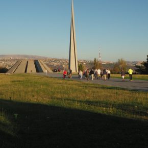45. Erywań - pomnik ku czci poległych Ormian